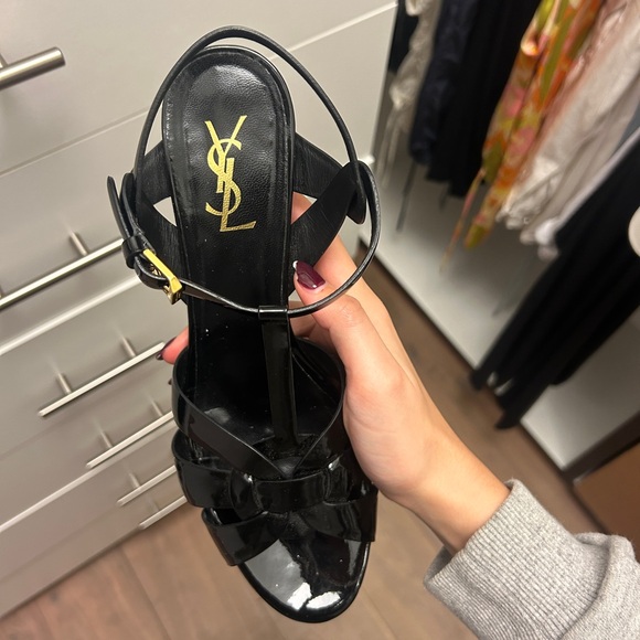 Yves Saint Laurent black patent heels - Picture 1 of 4